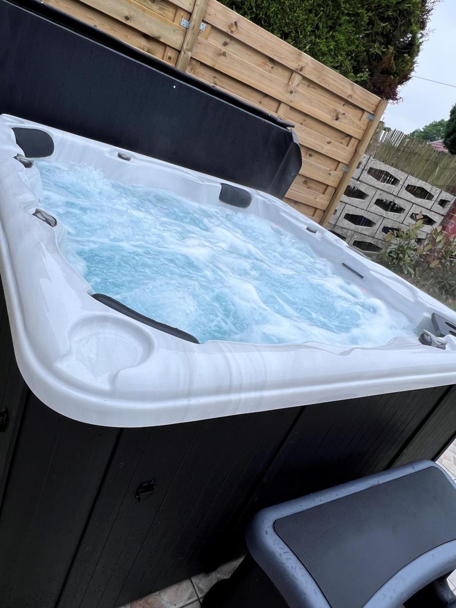 Gite Rubis - Jacuzzi - Pairi Daiza - 6 Pers 부흘리테 외부 사진
